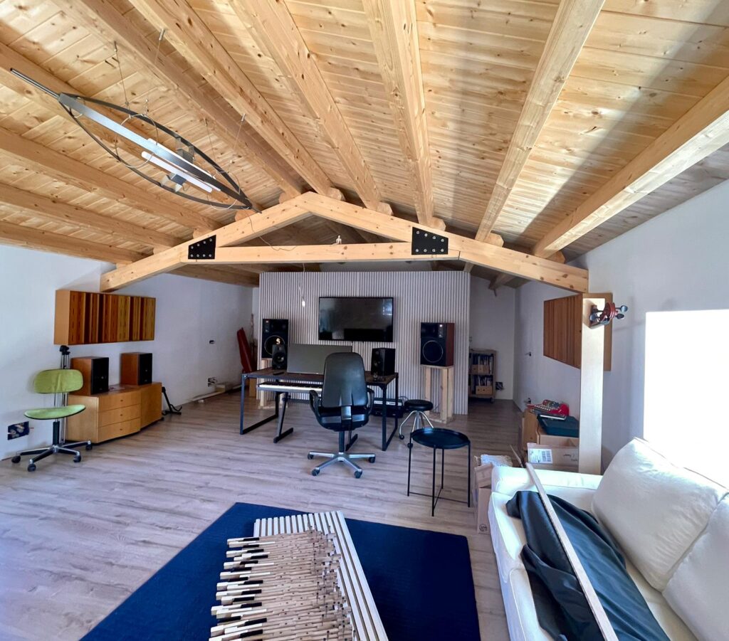 BEATRIZ RAIZ PIEDRA MADERA REHABITAR TRADICIÓN TALLER MUSICA MANELGIL OMITSU_04