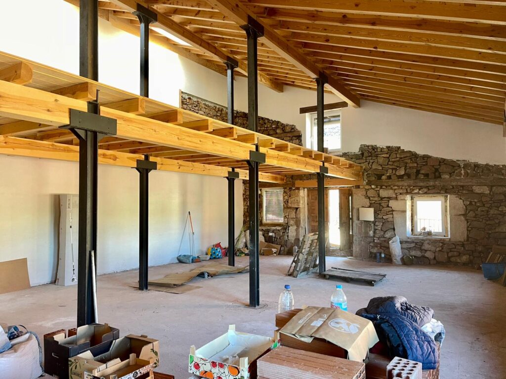 HILARIA RAIZ PIEDRA MADERA HIERRO PROCESO REHABITAR TRADICIÓN INDUSTRIAL LOFT RURAL_03