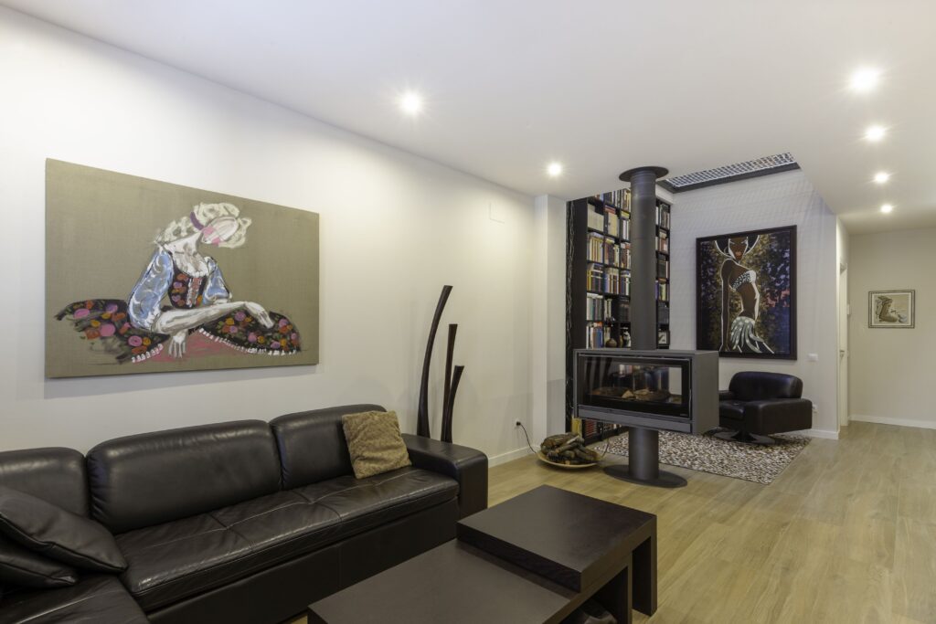 IRENE TARRASA FAMILIA LUZ INTERIOR REHABITAR MINIMO 02