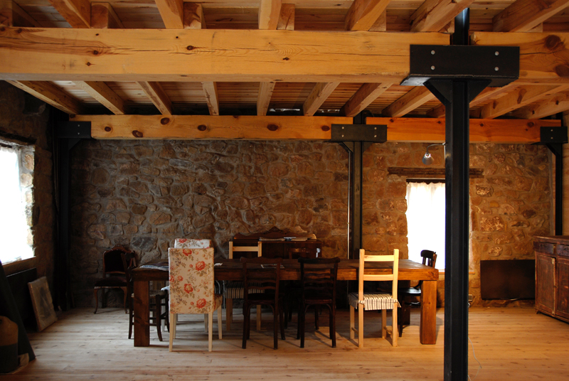 PRUDENCIANA RAIZ FERMENTO PIEDRA MADERA HIERRO REHABITAR TRADICIÓN INDUSTRIAL LOFT RURAL_05